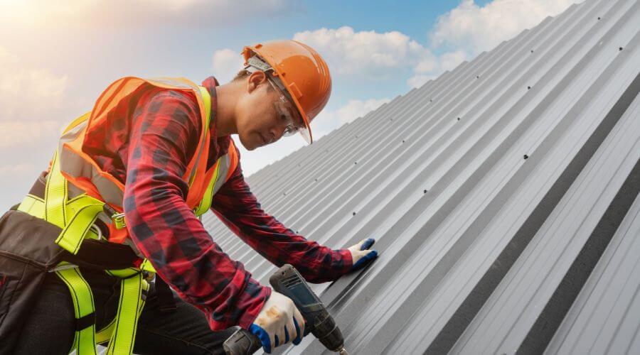 Professional gutter cleaning in Springville, AL